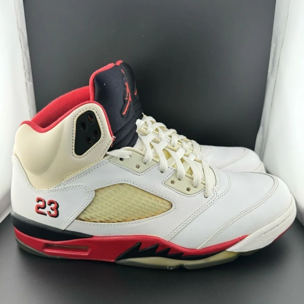 Jordan 5 Retro Sneaker Size 11 Men